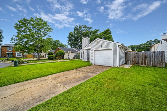 Building Photo - 1317 Faraid Ln