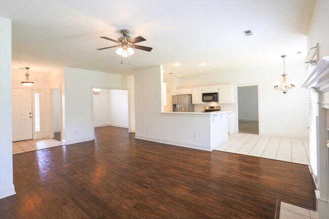 Building Photo - 303 Cross Ln
