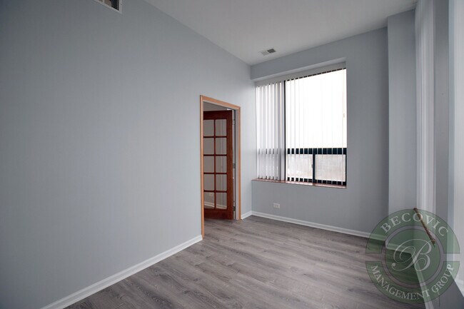 Building Photo - 2451 W Howard St