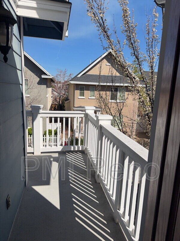 Building Photo - 1360 Waterloo Dr