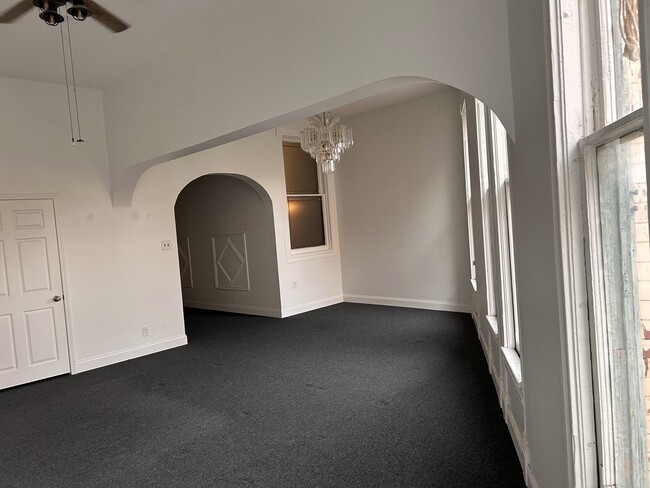 Building Photo - 59 S Grove Ave