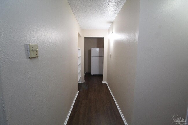 Building Photo - 5 Edgewood Cir