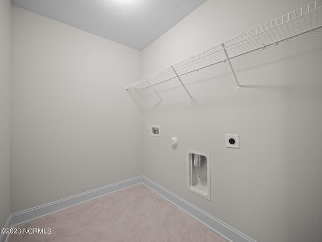 Building Photo - 203 Verrazzano Ln