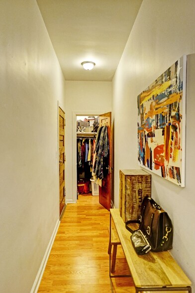 Building Photo - 402 N Delaware St