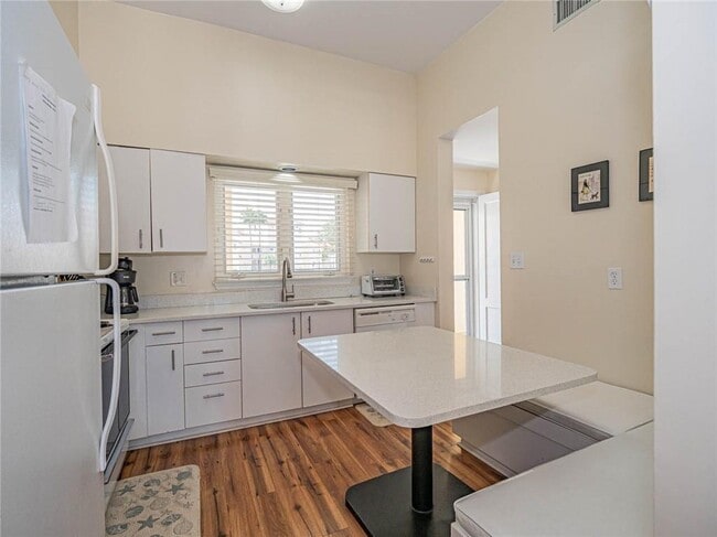Building Photo - 5010 Harmony Cir