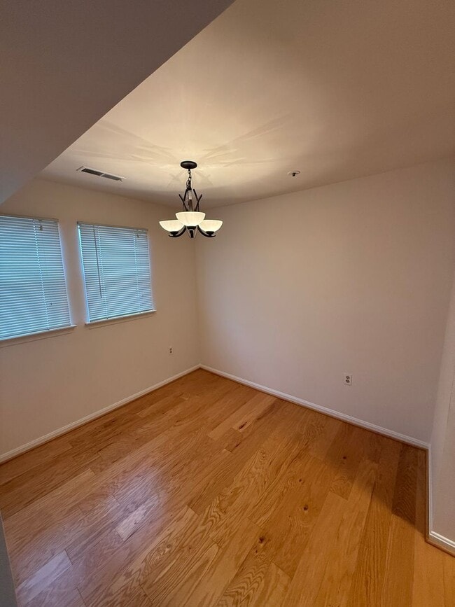 Building Photo - 2BR/2BA Condo in Montgomery Run – Ellicott City, MD