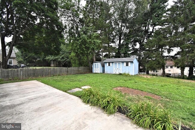 Building Photo - 559 General Muhlenberg Rd