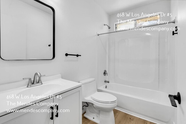 Building Photo - 468-72 W Los Angeles Dr