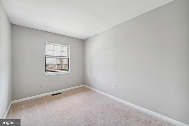 Building Photo - 2053 Headlands Cir