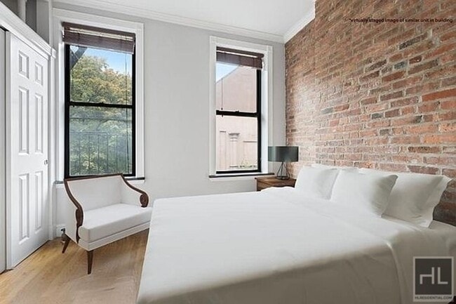 Building Photo - 246 Mott St