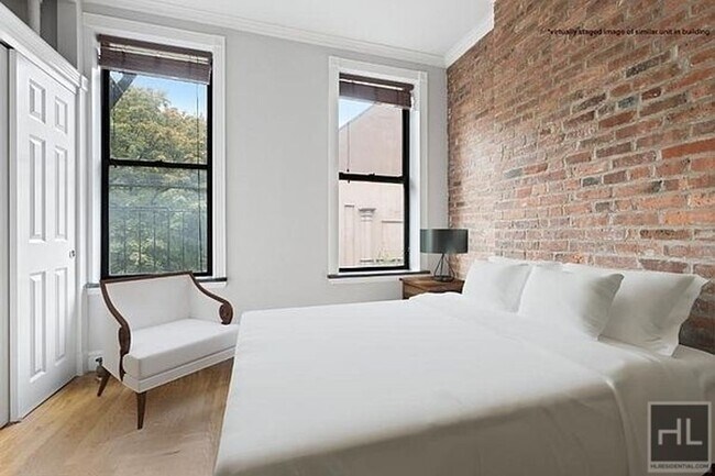 Building Photo - Mott Street