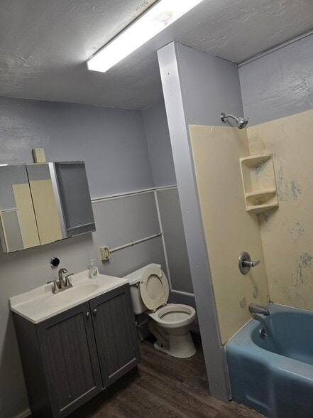 Building Photo - 809 S Busey Ave