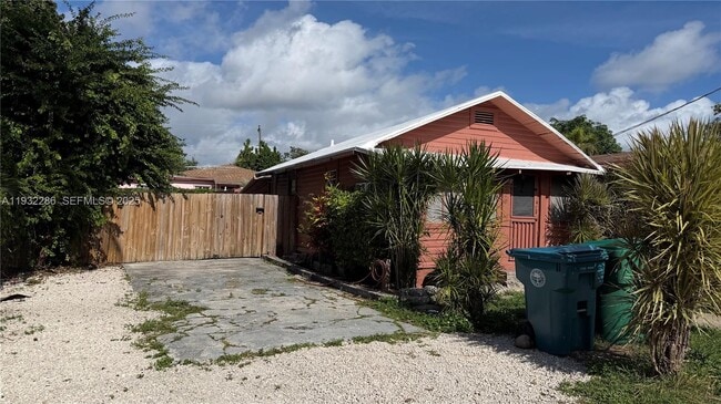 Building Photo - 329 NE 58th St