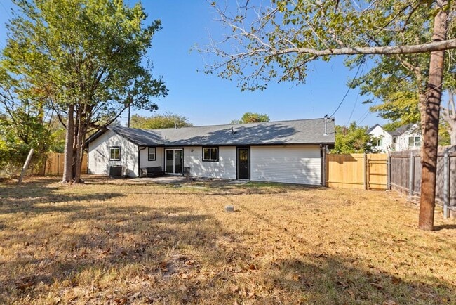 Building Photo - 5302 Woodmoor Dr