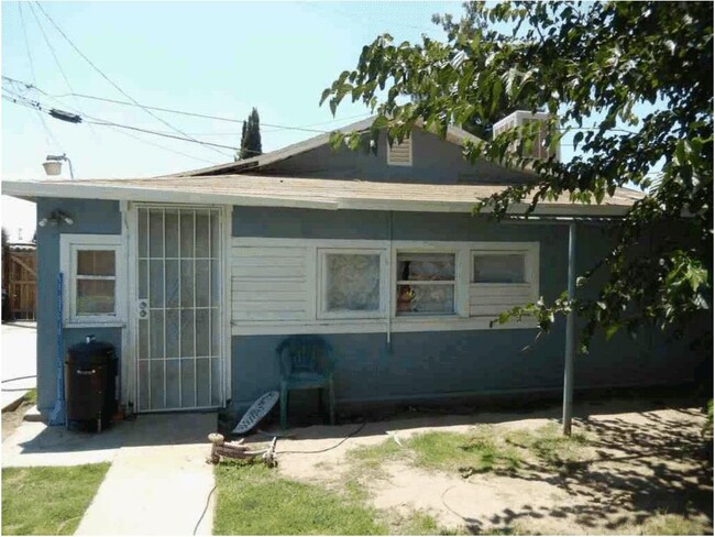 Building Photo - 503 33rd St