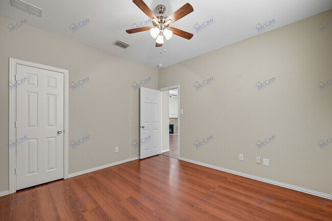 Building Photo - 4515 Sawgrass Dr