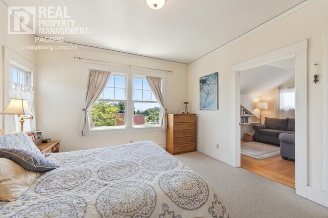 Building Photo - Beautiful North Berkeley Craftsman with Bay View