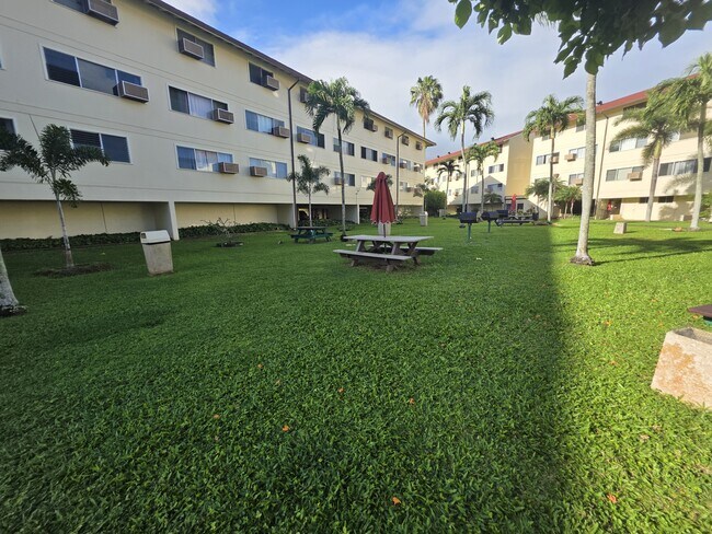 Building Photo - 350 Aoloa St