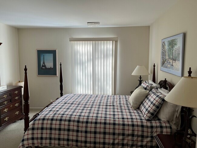 Building Photo - 1607 Thames Ct