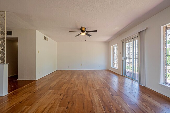 Building Photo - 4200 N Stanton St