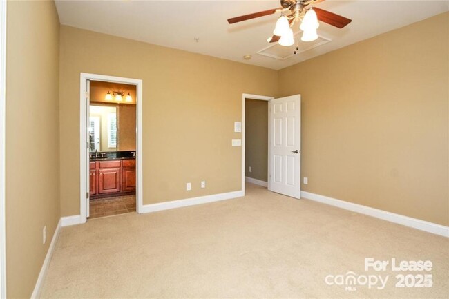 Building Photo - 405 Halyard Ln