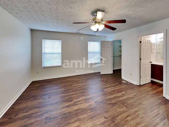 Building Photo - 837 Avalon Dr