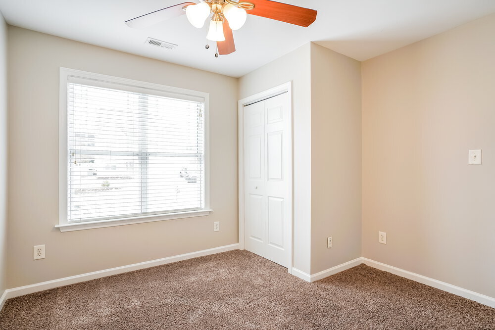 Building Photo - 180 Willowbrook Cir