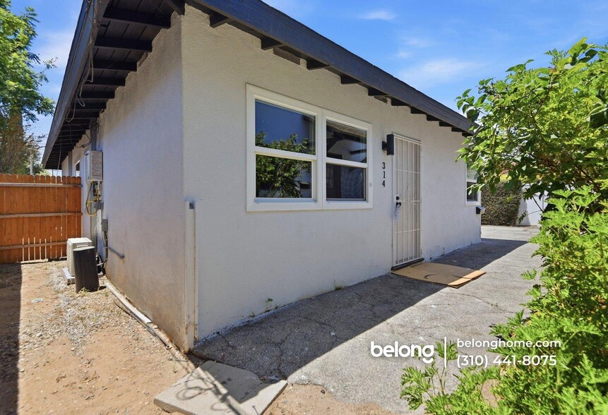 Building Photo - 314 S Santa Anita Ave