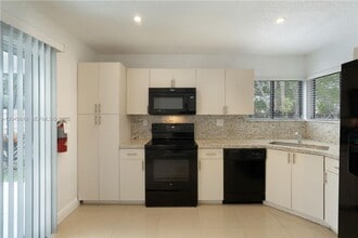 Building Photo - 9587 SW 148th Ave