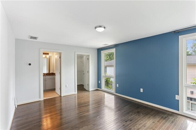 Building Photo - 1385 Stirling Cir NW