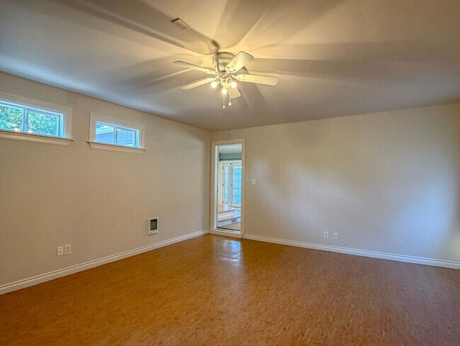 Building Photo - Lovely 4bd/2bth Haller Lake Home in North Seattle, $3,995/mo.