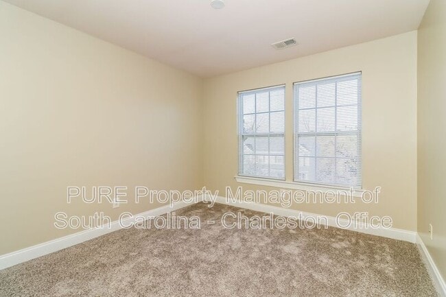 Building Photo - 9034 Parlor Dr