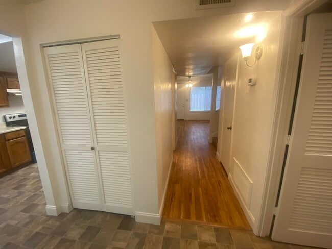 Building Photo - 2869 Blairstone Ct