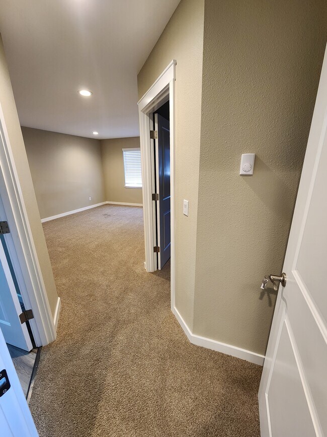 Building Photo - 958 152nd St E