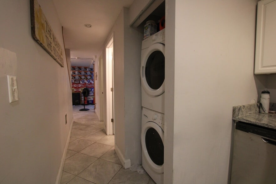 Building Photo - 58 Dudley St