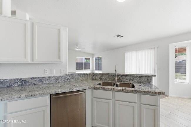 Building Photo - 10008 E Moonstruck Way