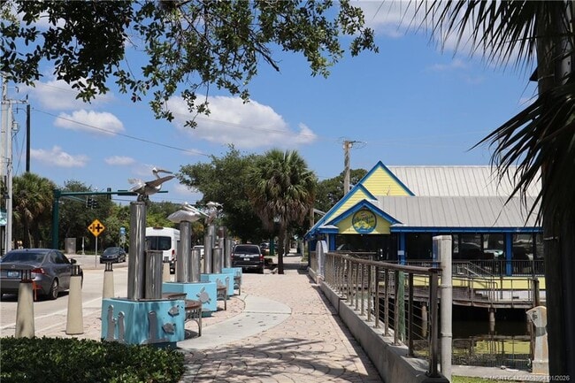 Building Photo - 4982 SE Railway Ave