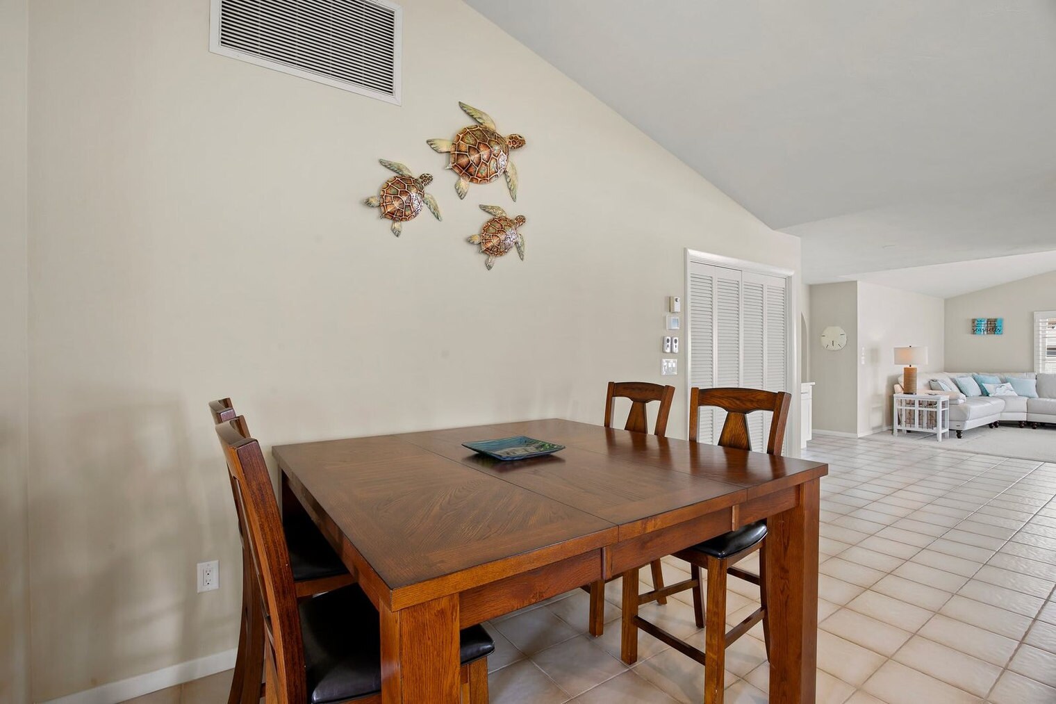 Building Photo - 874 Magnolia Ct