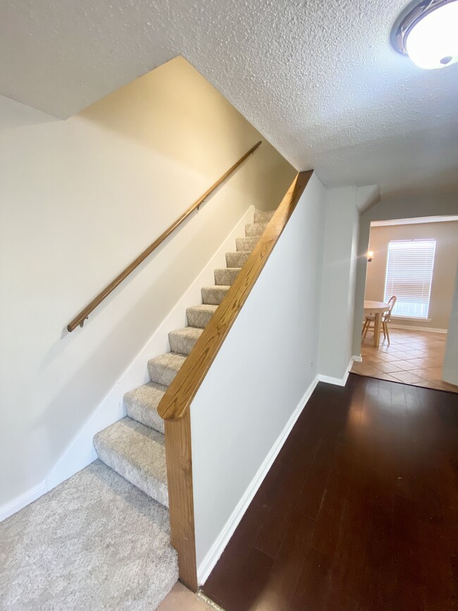 Building Photo - 313 Rue Louis XIV