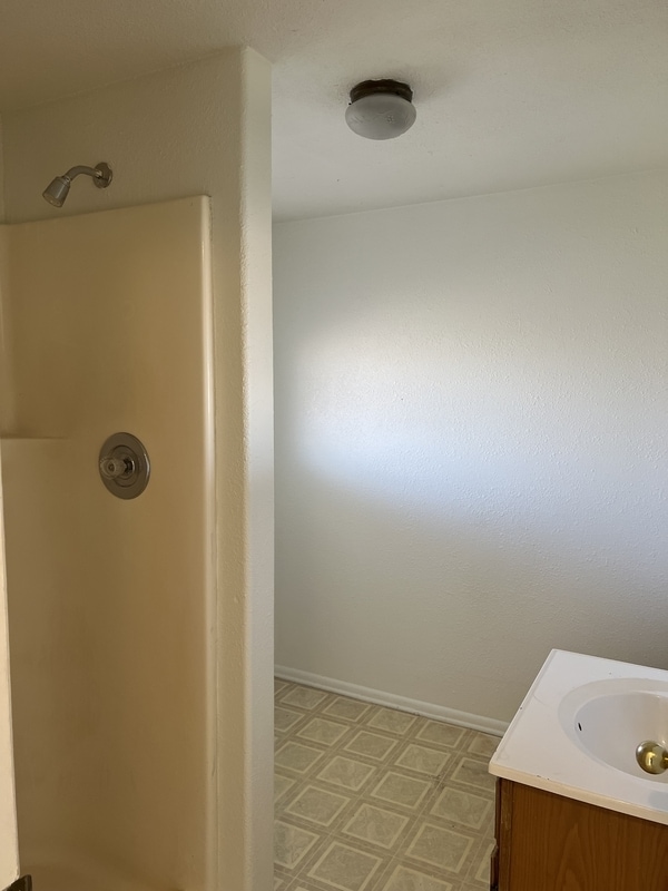 Building Photo - 266 E 200 S