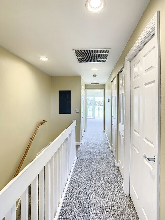 Building Photo - Deep Creek Townhome - Golf Course View (ONE FREE MONTH RENT FOR QUALIFIED APPLICANTS!)