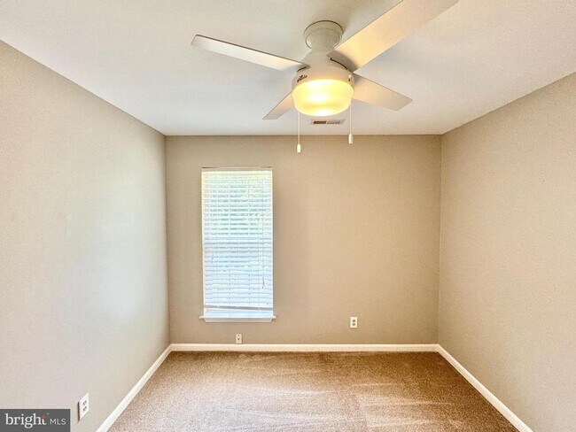 Building Photo - 16 Westchester Ct