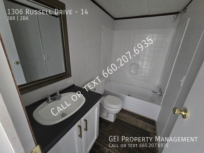 Building Photo - 1306 Russell Dr