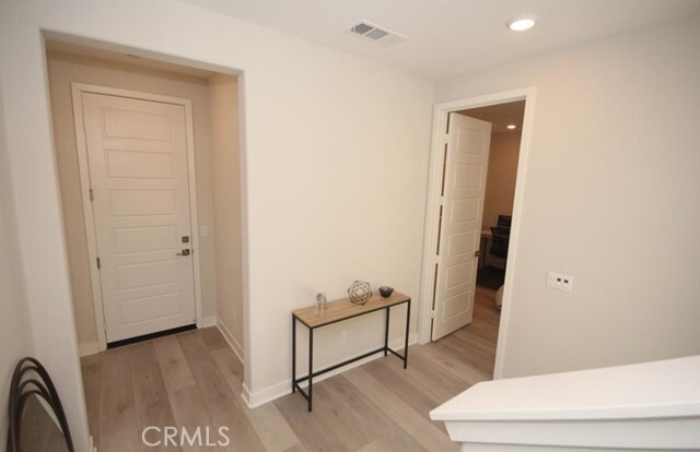 Building Photo - 414 Chorus