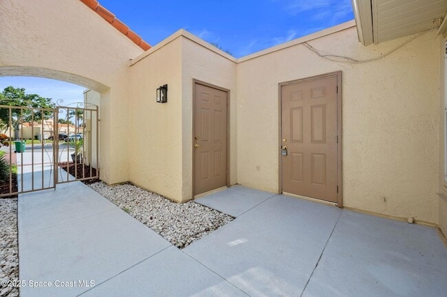 Building Photo - 763 Green Valley Ln