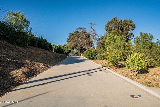 Building Photo - 252 Capri Dr