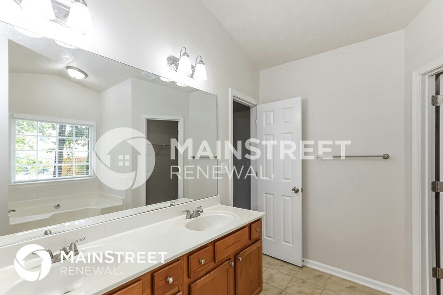 Building Photo - 3410 Poplar Ridge Dr