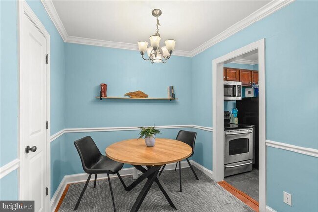 Building Photo - 820 N Washington St