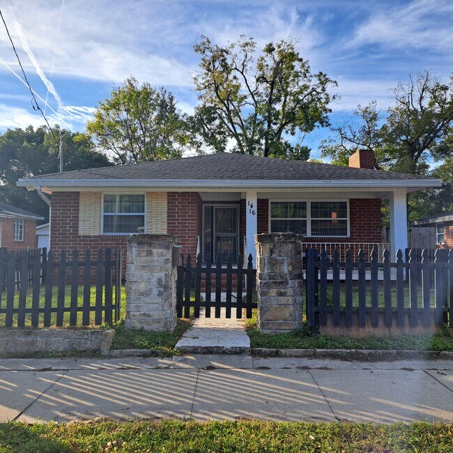 Primary Photo - 1416 W 13th St