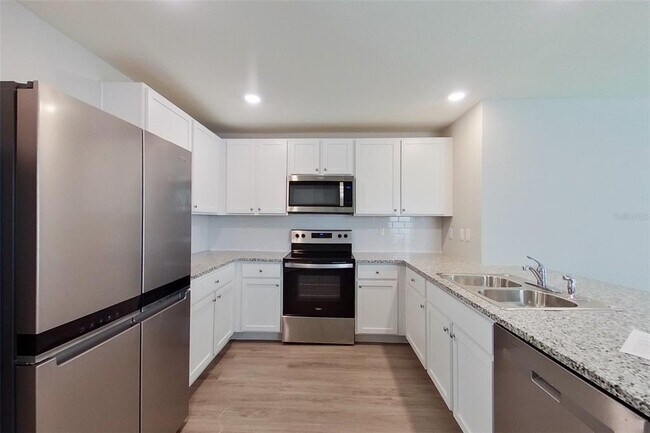 Building Photo - 8648 SW 43rd Ter